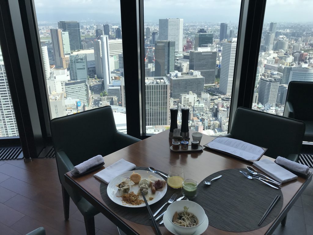 大阪康萊德酒店Atmos Dining-餐廳可盡覽大阪都市景致
