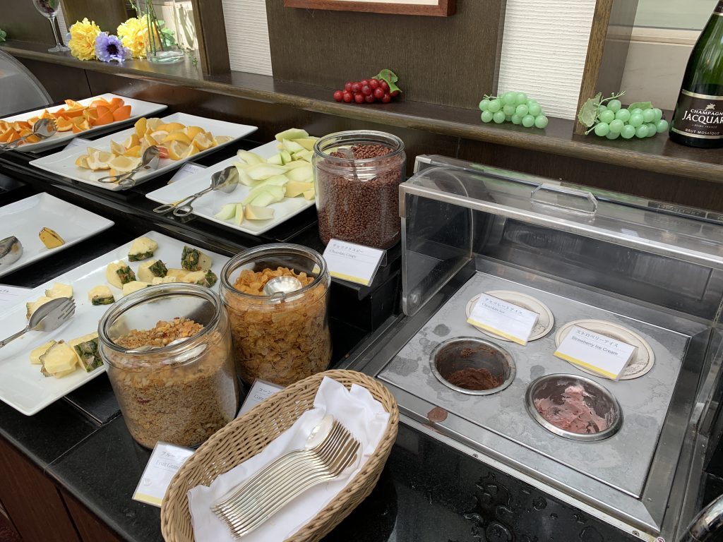 The Westin Osaka Amadeus餐廳-水果、雪糕及相關配料