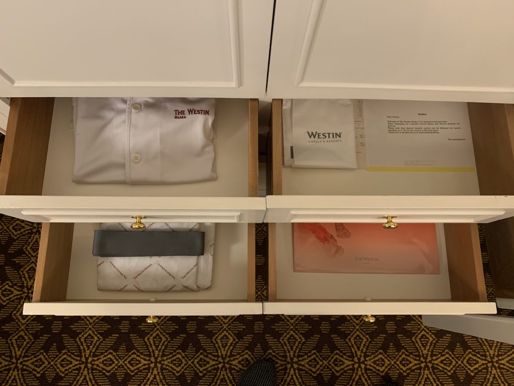 The Westin Osaka-睡衣及睡袍都有，酒店更有洗衣服務