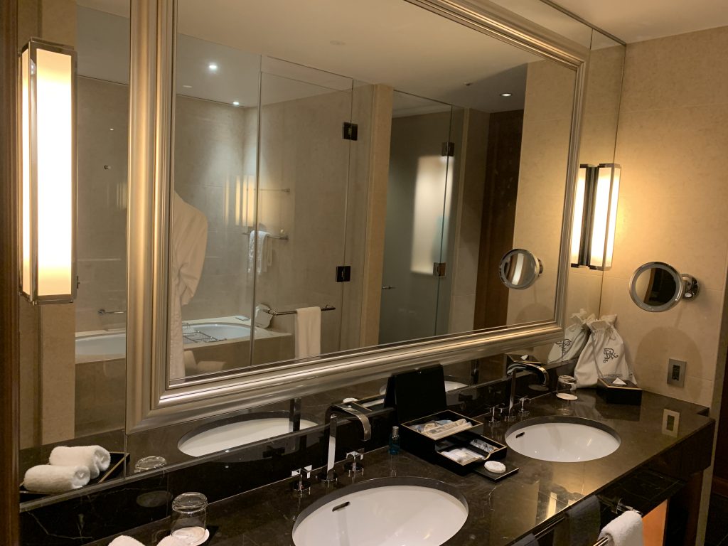 The St. Regis Osaka-浴室有兩個洗手盆