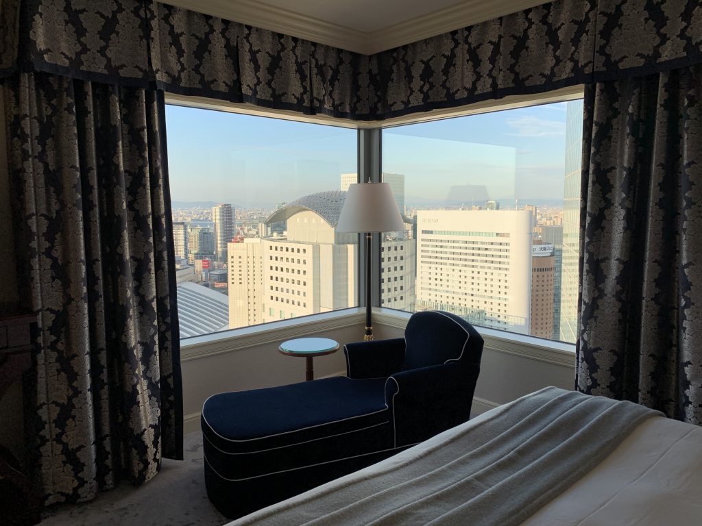 The Ritz-Carlton Osaka-躺在貴妃椅欣賞景色，實在正