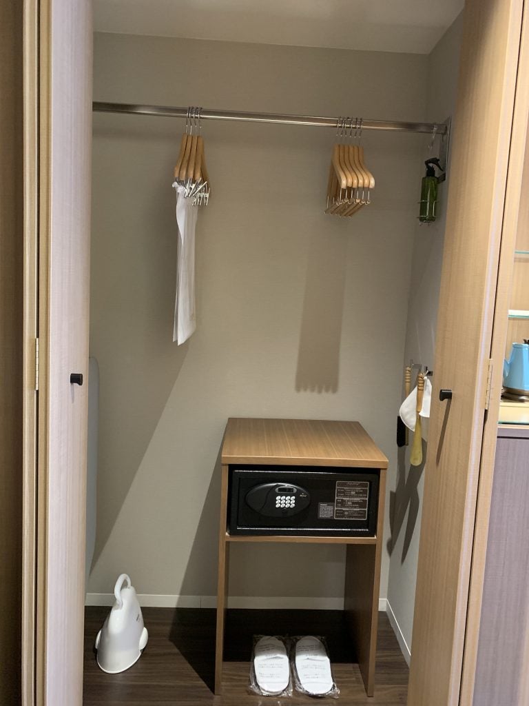 新大阪車站萬怡酒店Courtyard by Marriott Shin Osaka Station房間 15 e1561431163975 2025 Courtyard by Marriott Shin-Osaka Station-衣帽間