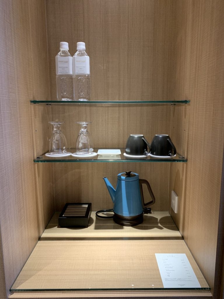 新大阪車站萬怡酒店Courtyard by Marriott Shin Osaka Station房間 4 e1561431377352 2025 Courtyard by Marriott Shin-Osaka Station-Recolte電茶壺及免費樽裝水