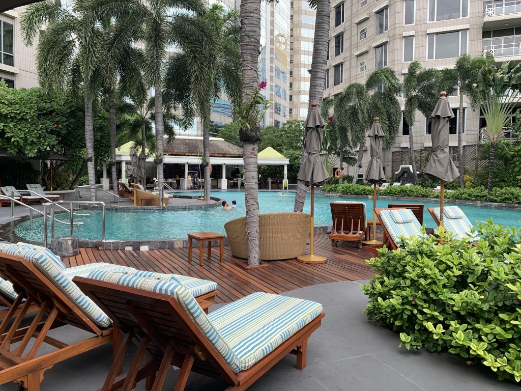 曼谷港麗酒店-室外泳池