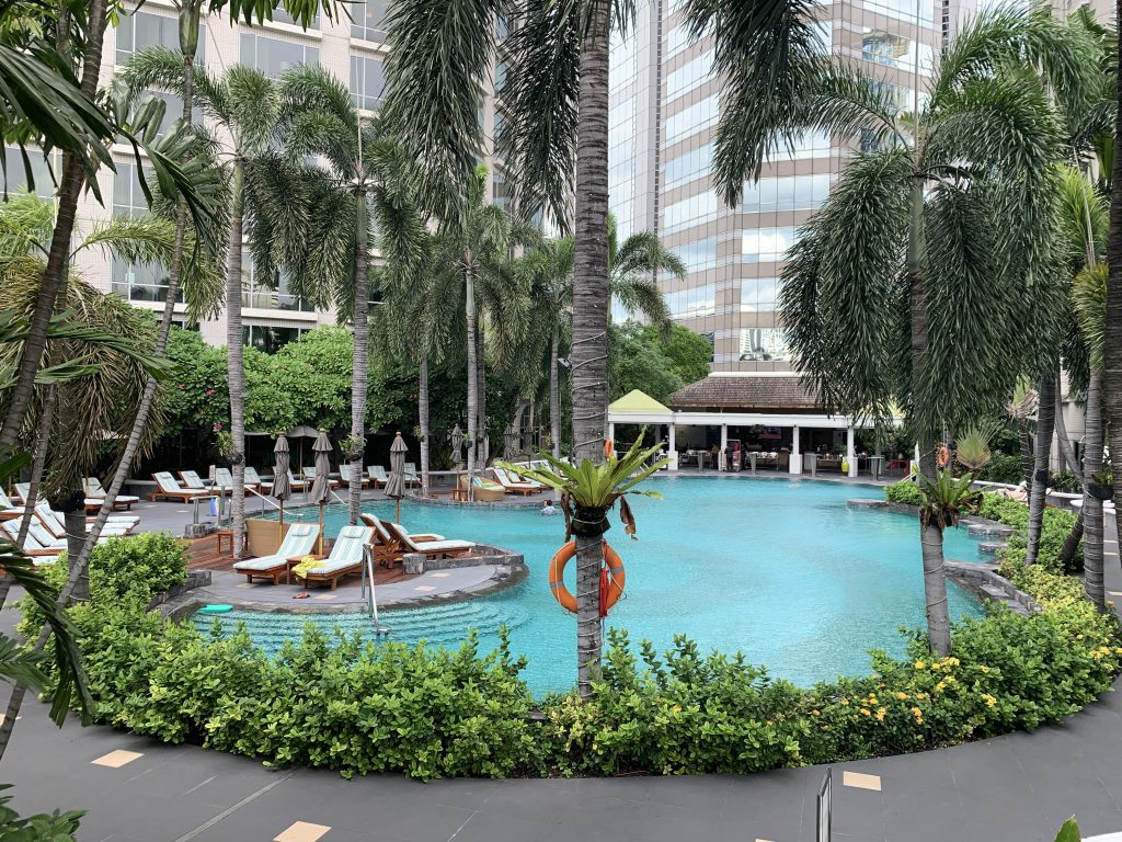 曼谷港麗酒店-室外泳池