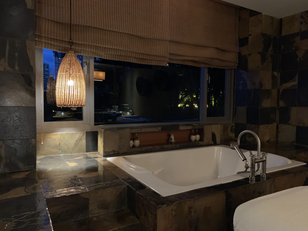 曼谷港麗酒店-Spa房間提供浴缸