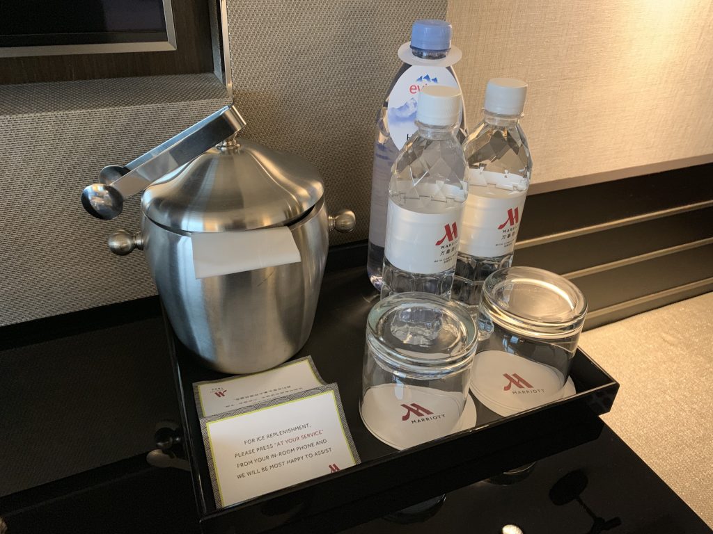 Hong Kong SkyCity Marriott Hotel-添冰桶及免費樽裝水