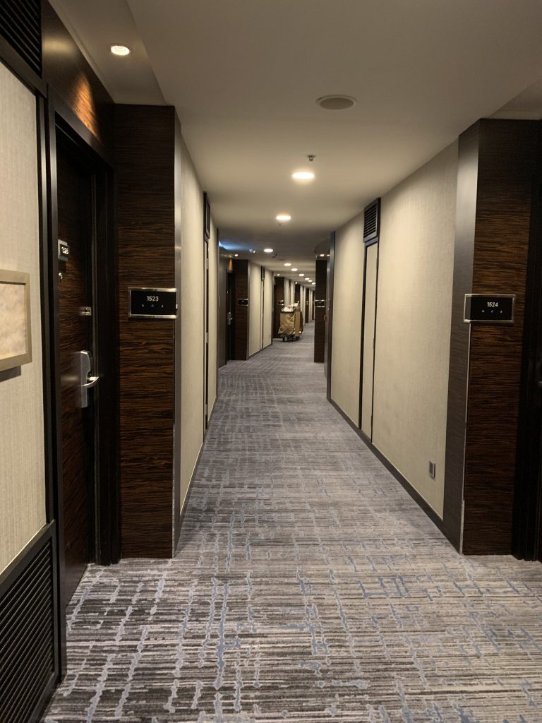 香港天際萬豪酒店-客房走廊光猛無阻