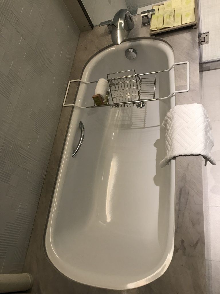 Hilton Taipei Sinban-浴室浴缸