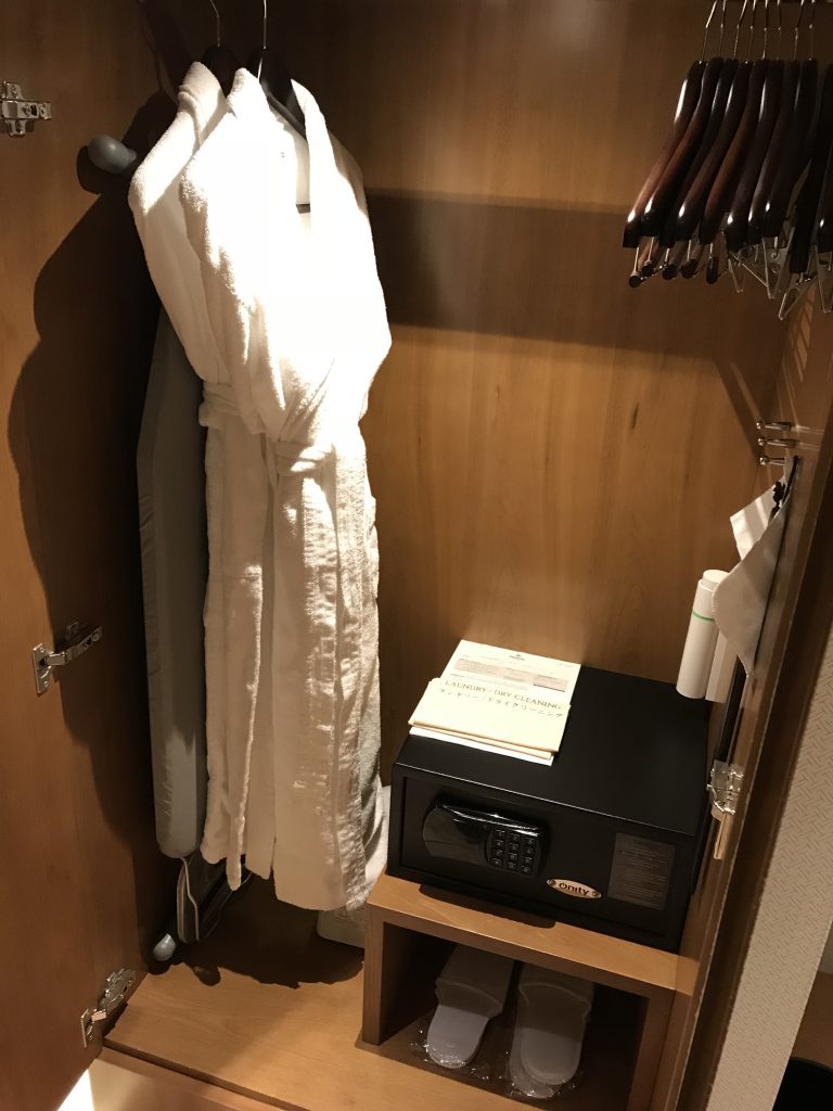 Hilton Nagoya-房間衣櫃
