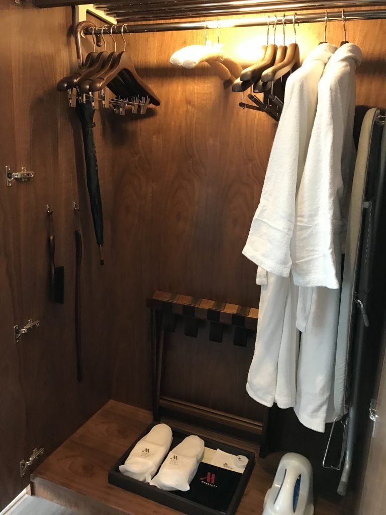 大阪萬豪都酒店Osaka Marriott Miyako Hotel房間 11 e1563870468918 2025 Osaka Marriott Miyako Hotel-房間衣櫃