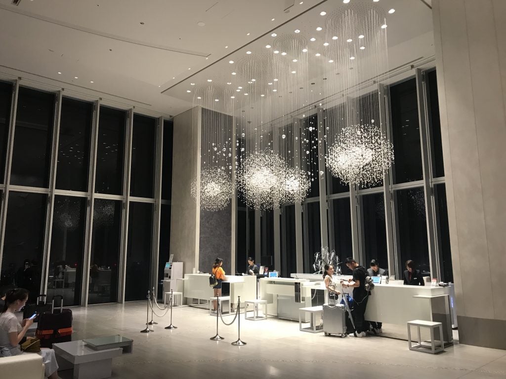 大阪萬豪都酒店Osaka Marriott Miyako Hotel設施 2 2025 Osaka Marriott Miyako Hotel設施-位於19樓的酒店接待處