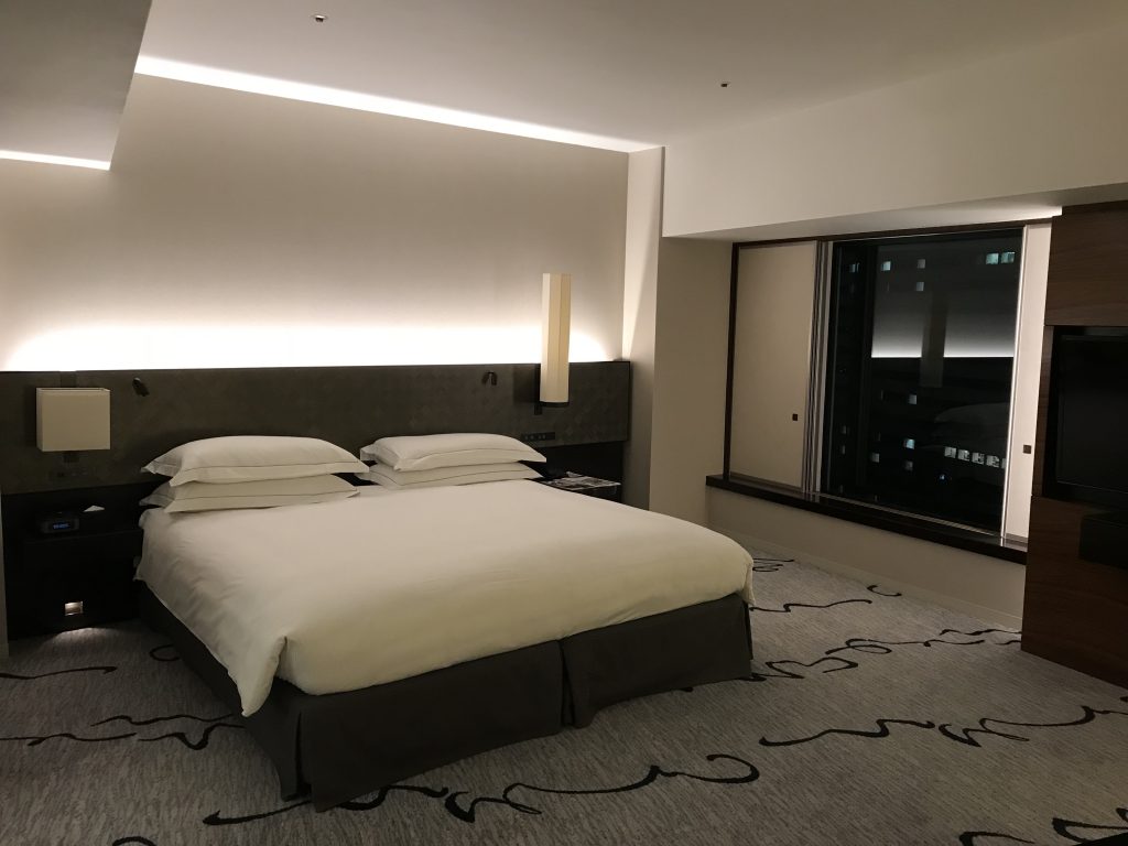 東京希爾頓酒店-套房的King Size床褥