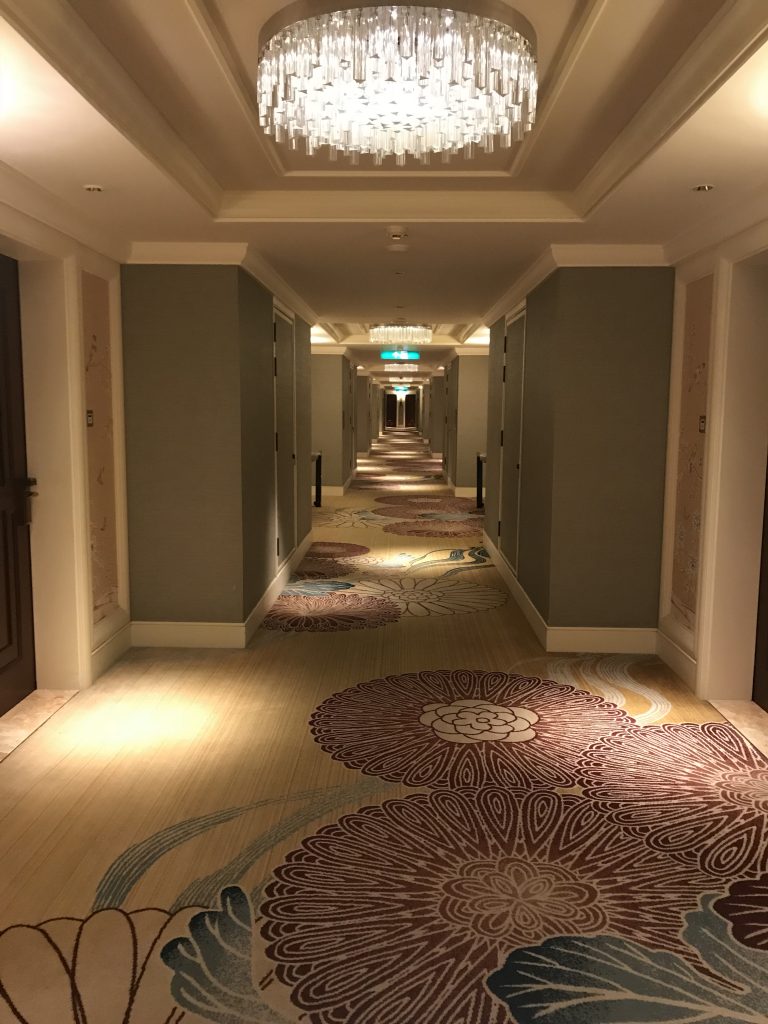 澳門金沙城中心康萊德酒店-房間樓層走廊，地毯幾靚