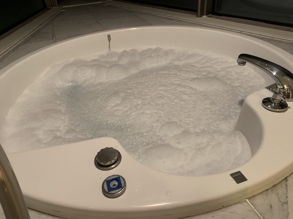Hilton Fukuoka Sea Hawk-按摩浴缸，只需按制就可享受泡泡浴