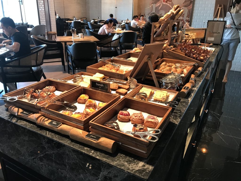 蘇拉翁塞曼谷萬豪酒店Bangkok Marriott Hotel The Surawongse Praya Kitchen自助早餐 6 e1564646847298 2025 蘇拉翁塞曼谷萬豪酒店 Praya Kitchen-早餐有麵包西餅