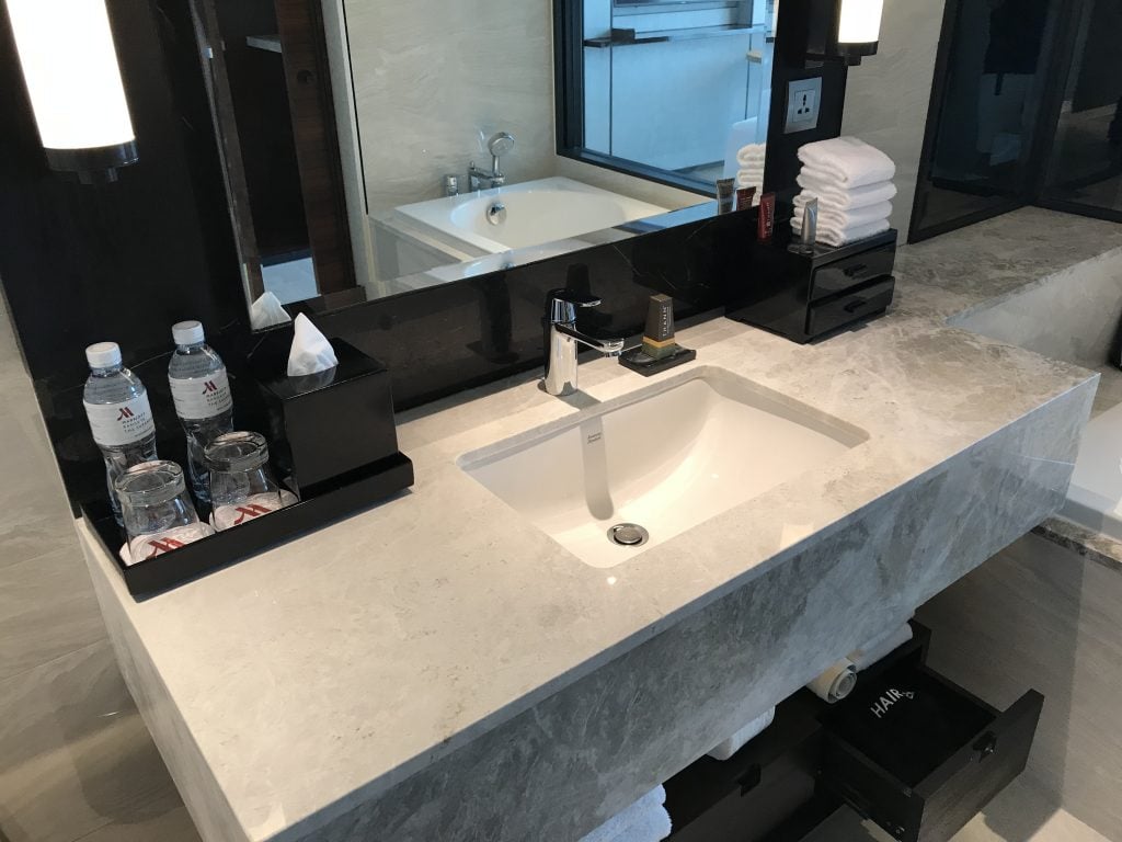 蘇拉翁塞曼谷萬豪酒店Bangkok Marriott Hotel The Surawongse房間 12 2025 Bangkok Marriott Hotel The Surawongse-浴室洗手盆