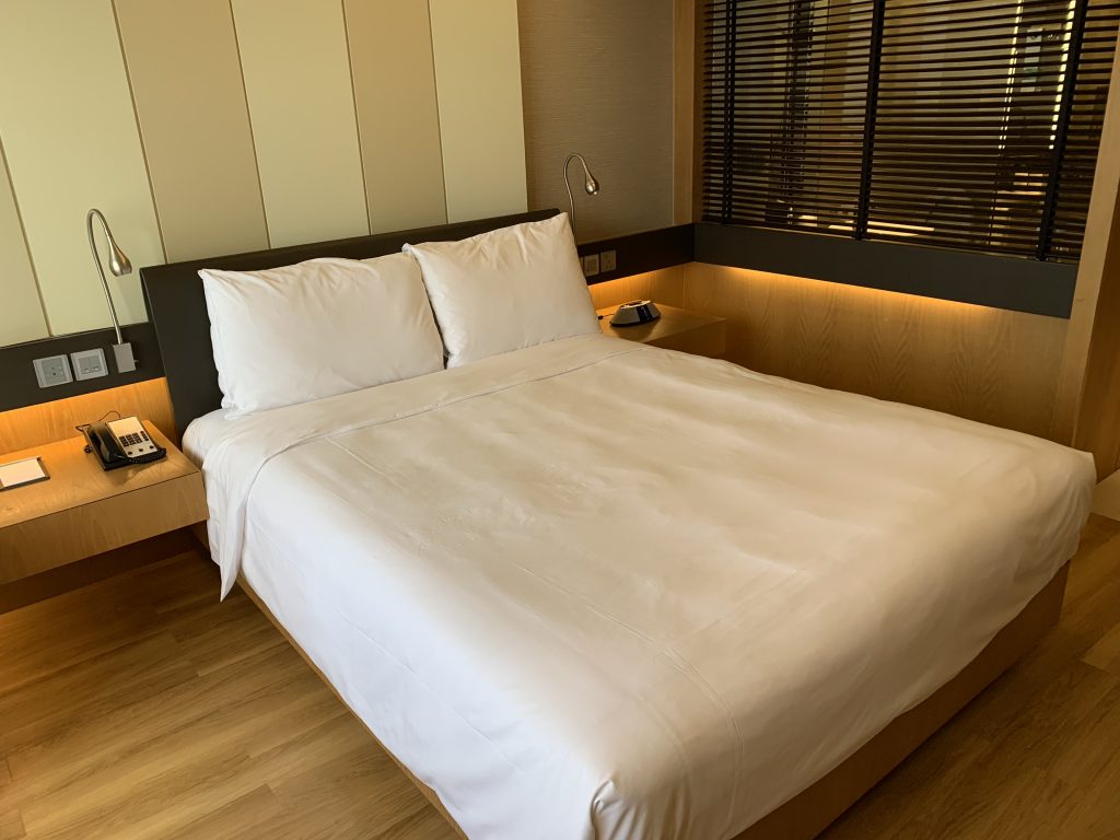 香港萬麗海景酒店-房間King Size床褥