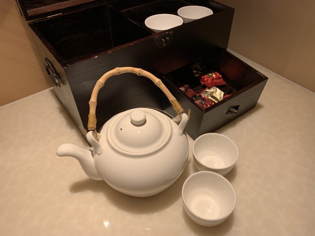 Guangzhou Marriott Hotel Tianhe-套房睡房有中國茶和茶具