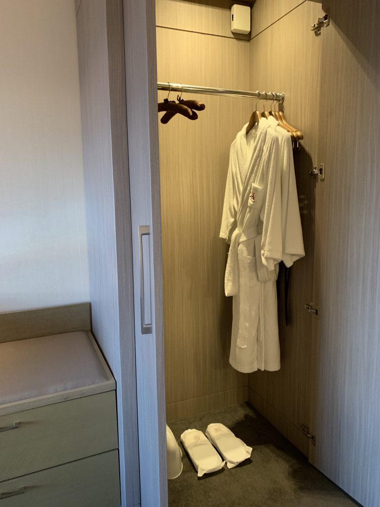 東京萬豪酒店Tokyo Marriott Hotel房間 13 e1565145919755 2025 Tokyo Marriott Hotel-房間衣櫃
