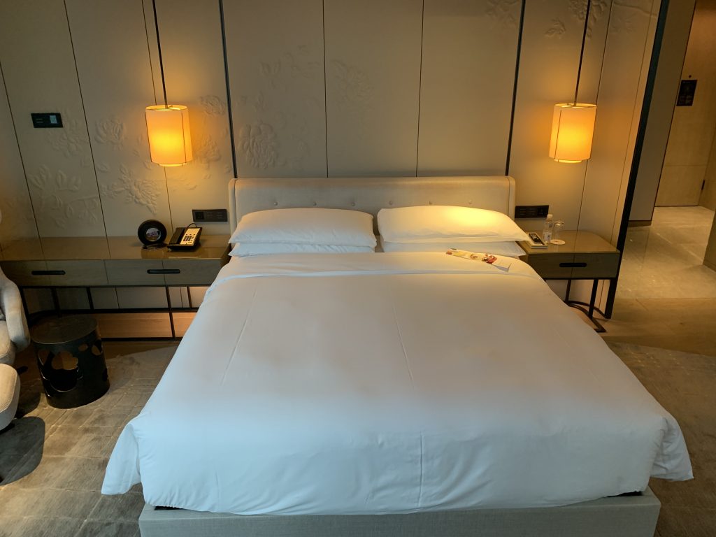 深圳中洲萬豪酒店-房間King Size床褥
