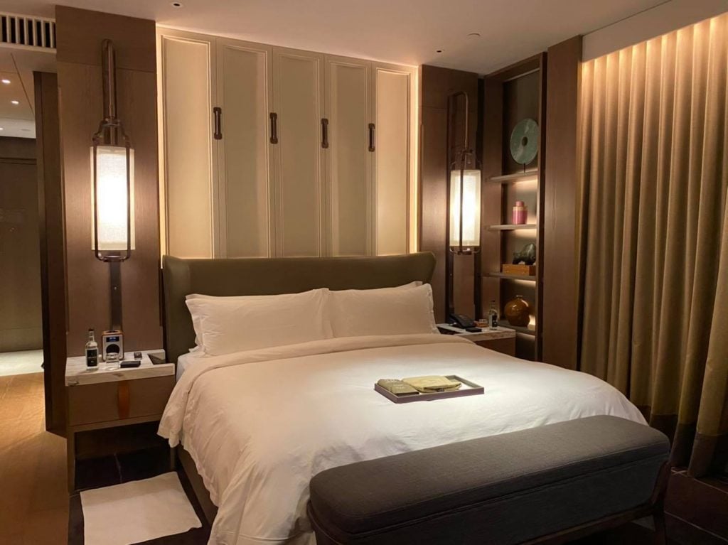 酒店 staycation turndown server 開床 st regis 2025