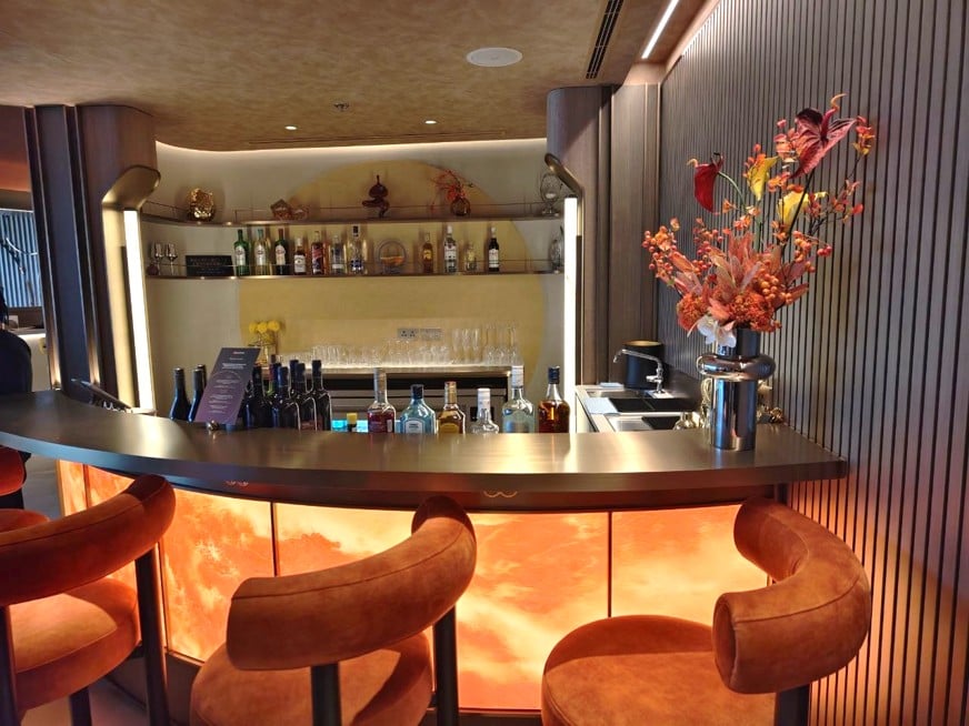 Mastercard lounge bar 2 2026