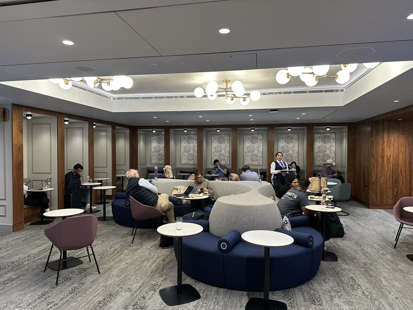 倫敦希斯路機場 Amex Centurion Lounge︱英國機場Lounge 用AE白金卡就可以輕鬆帶多兩個人入～