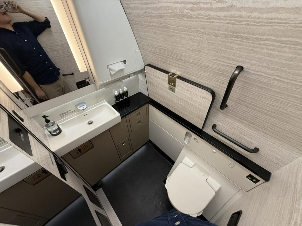 Aria Suite Review 國泰爾雅商務艙 航空體驗 11 2025