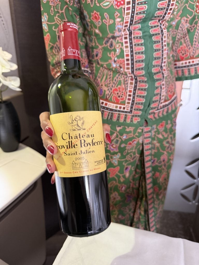 singapore airlines frist class red wine 1 2025