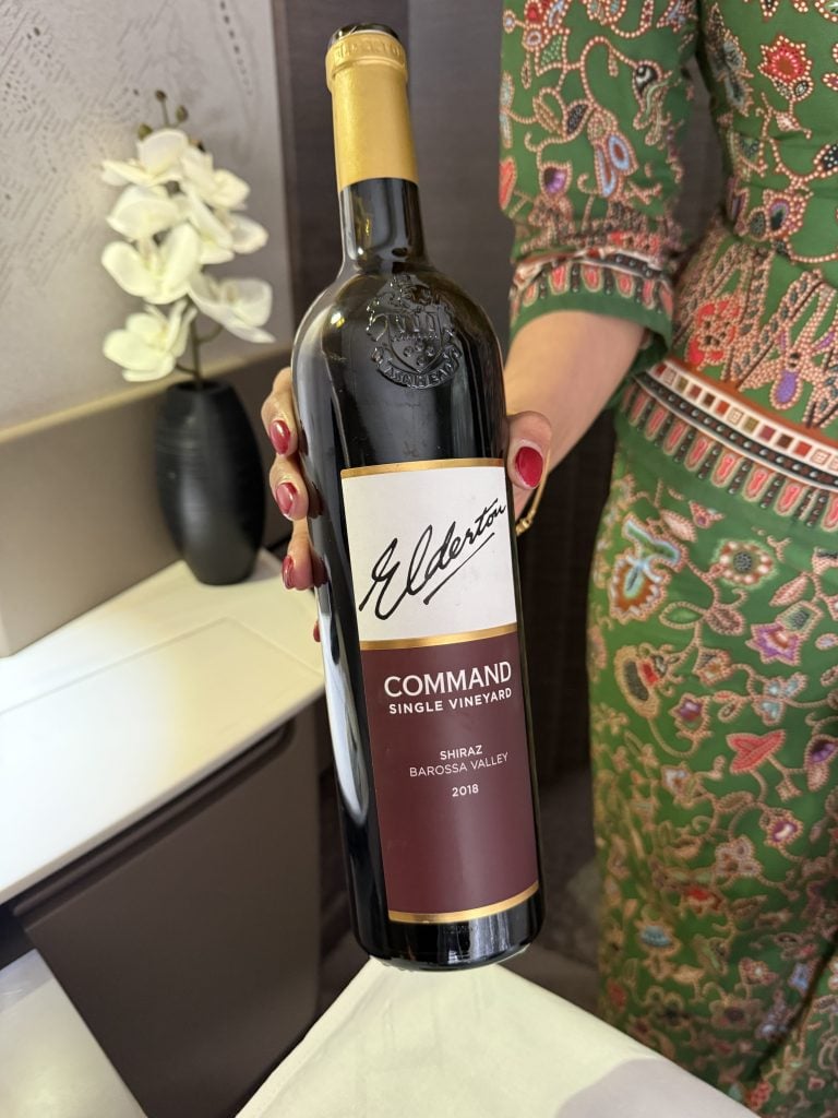 singapore airlines frist class red wine 3 2025