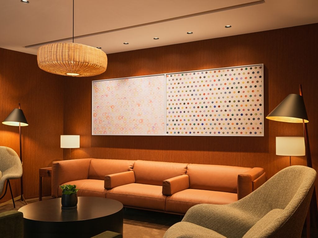 cx lounge pek 5 2025