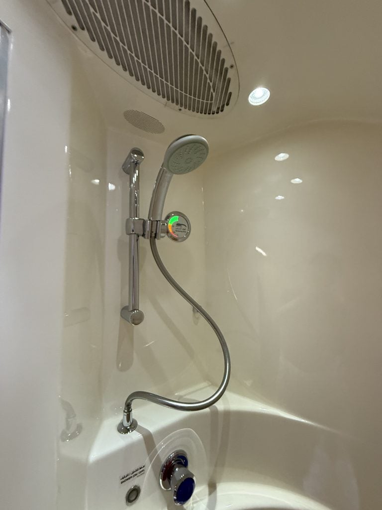 阿聯酋航空 Emirates shower room 1 2025